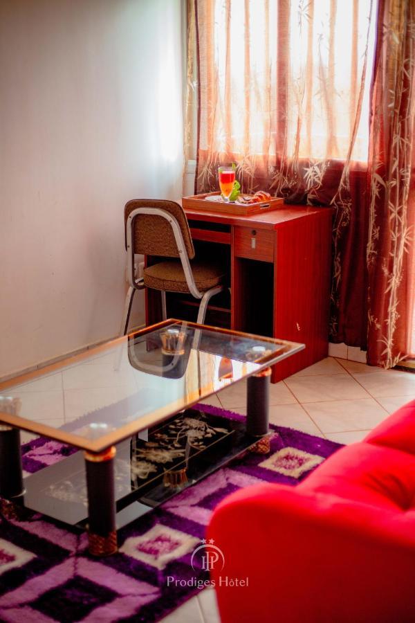 Prodiges Hotel Yaoundé Exteriör bild