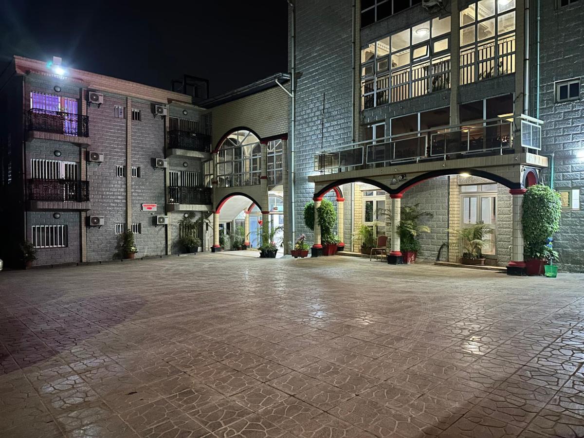 Prodiges Hotel Yaoundé Exteriör bild