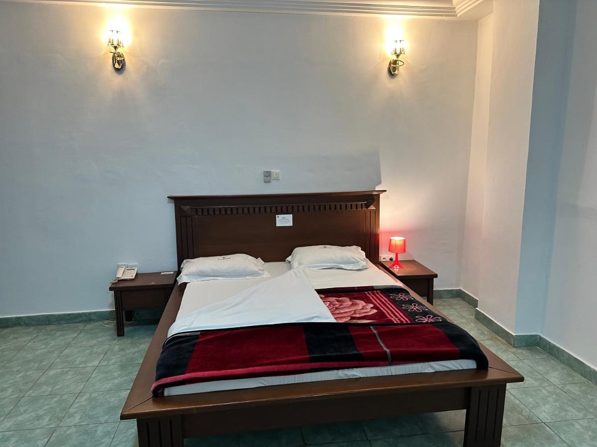 Prodiges Hotel Yaoundé Exteriör bild